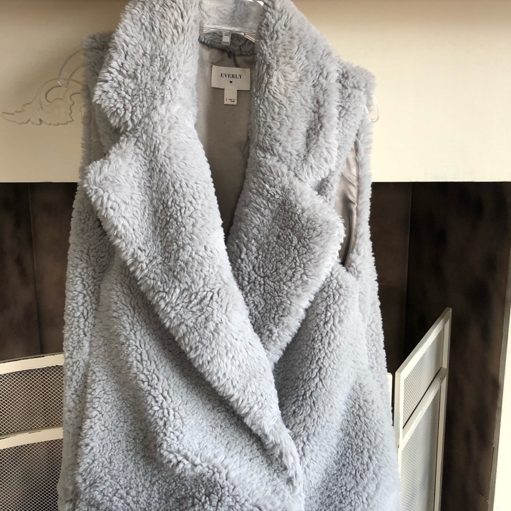 Everly Fuzzy Fur Gray Vest